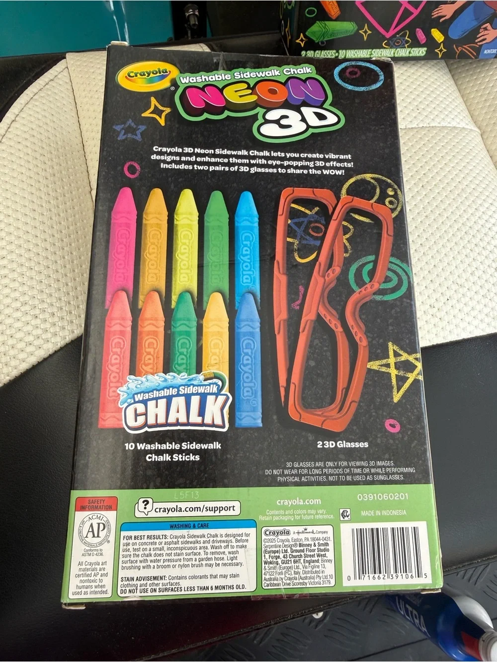 Crayola Neon 3D Washable Sidewalk Chalk Set with Orange 3D Glasses